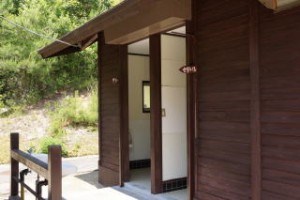 弥栄キャンプ場 トイレ